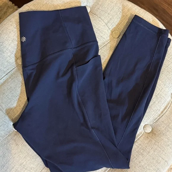 Athleta Navy Salutation Stash Pocket High Rise Large 25” Inseam💎EUC Retail $109 - Picture 4 of 7